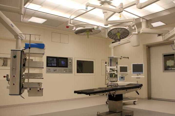 Medical Courier Service DC Courier Services have considerable experience in the carriage of clinical consignments for the medical, dental, optical and even veterinary sectors, such as blood and specimen samples for analysis.